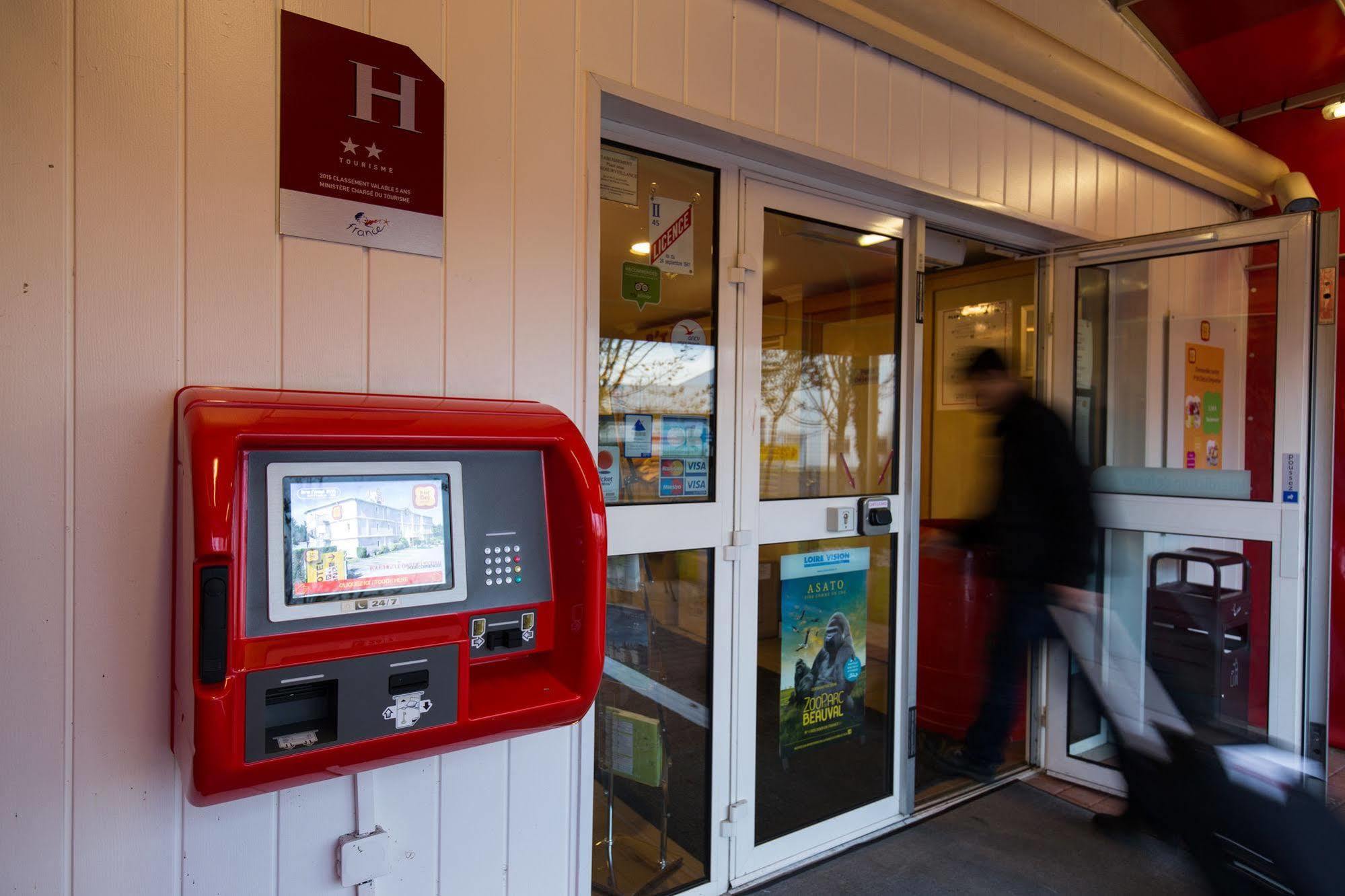 奥尔良西部拉沙佩勒圣梅曼基里亚德直营酒店 外观 照片